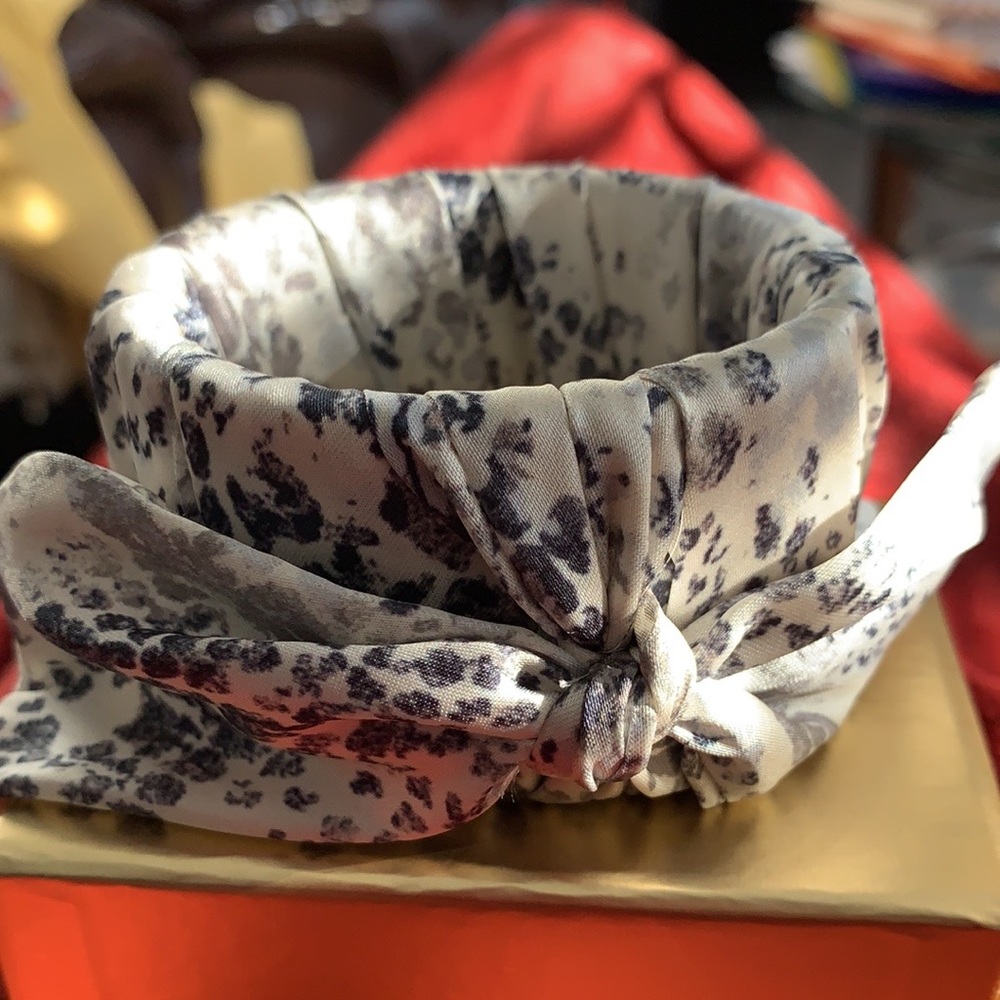 SILK BRACELET